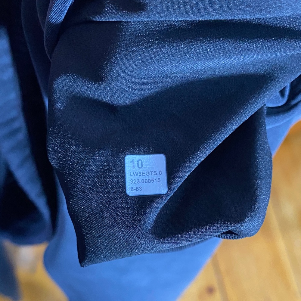 Lululemon Softstreme High-Rise Pant
Black, Size 10 - Picture 9 of 12